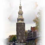 Montelbaanstoren Amsterdam met Jodenster in de achtergrond - Verraad mij niet