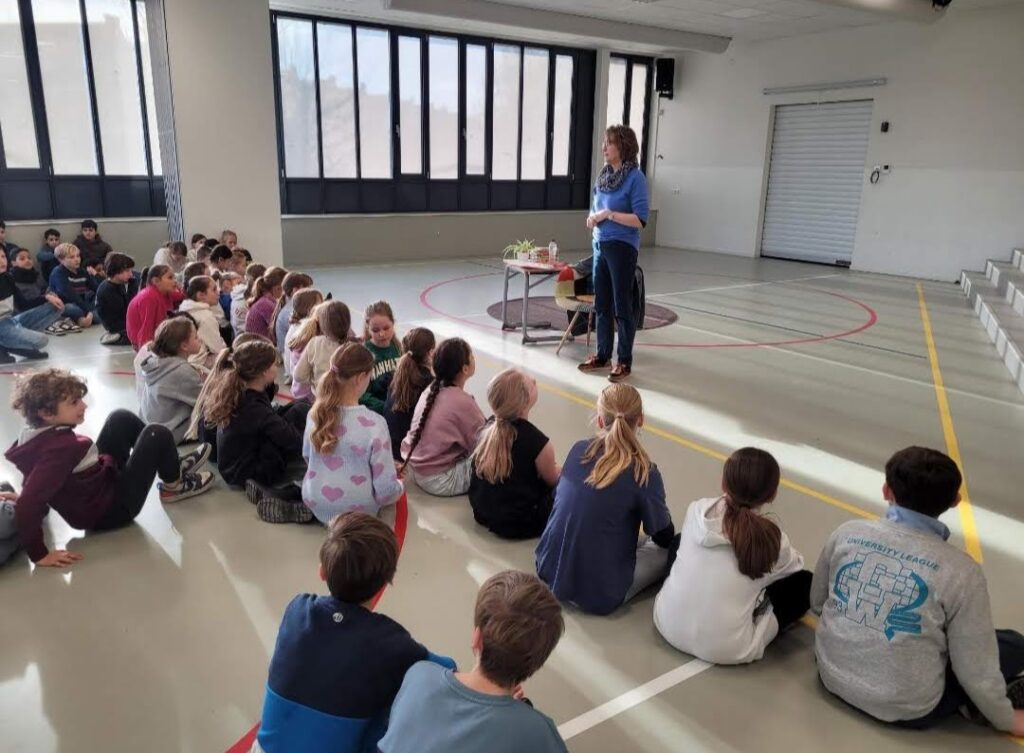 voorlezen in grote zaal
