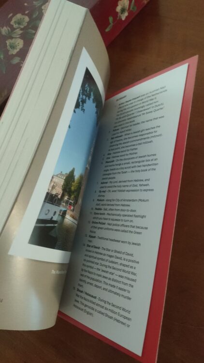 Inlay Don't Betray Me Signed edition Pre-Publication Edition