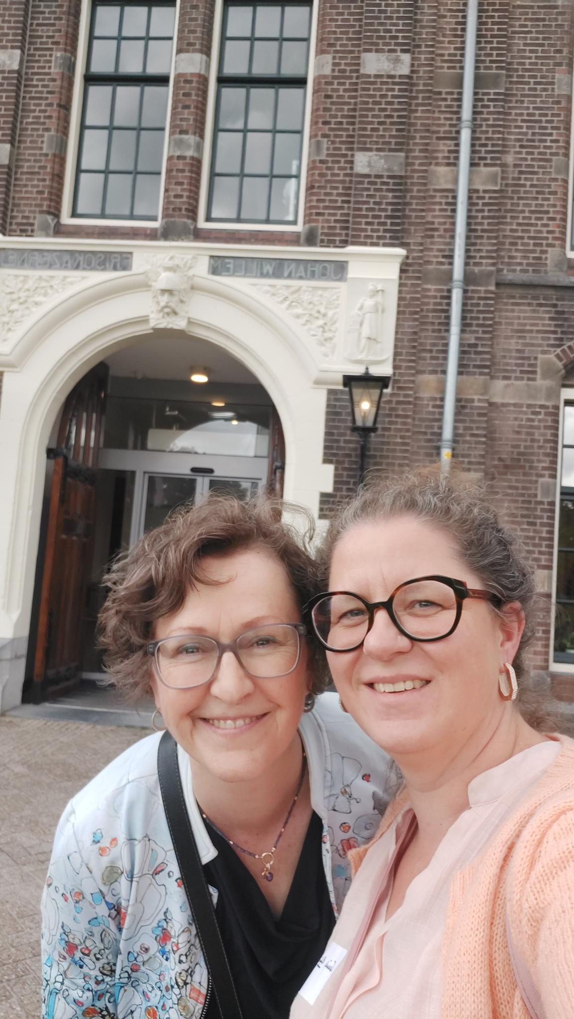 Cecile-Reijnders-en-Melinda-Braaksma-bij-de-Literaire-Parel